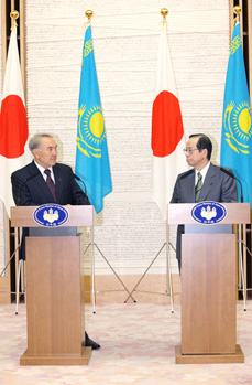 Photograph of the Japan-Kazakhstan Joint Press Announcement