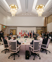 Photograph of a G8 working session 