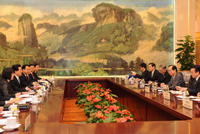 Photograph of Prime Minister Fukuda holding talks with President Hu Jintao