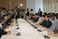 Photograph of the meeting of the Government and Ruling Parties Council on Comprehensive Measures for Bringing About Peace of Mind