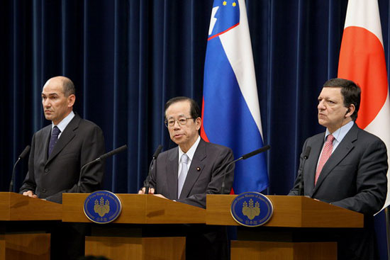 Photograph of the Joint Japan-EU Leaders' Press Conference	