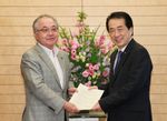 Photograph of the Prime Minister receiving a courtesy call from President of RENGO Nobuaki Koga 1