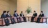 Photograph of the Prime Minister receiving a courtesy call from Governor of Miyazaki Prefecture Hideo Higashikokubaru 2