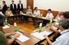 Photograph of the Prime Minister participating in a roundtable talk with people related to Minamiashiyahama Silver Housing LSA