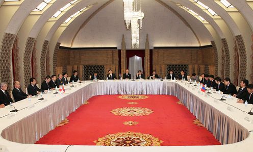 Photograph of the meeting of Japanese and Mongolian heads of state and Japanese companies