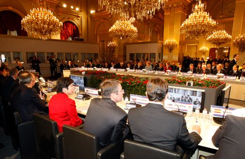 Photograph of the opening ceremony of ASEM8 (pool photo) 2