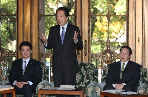 Photograph of the Prime Minister delivering an address at the meeting of the Headquarters to Promote the Revival of the Food, Agriculture, Forestry, and Fishery Industries