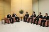 Photograph of the Prime Minister holding talks with Chairman of the Nippon Keidanren Yonekura and Chairman of the Japan Chamber of Commerce and Industry Okamura 2