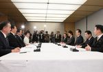 Photograph of the Prime Minister holding the meeting of the Ministerial Committee on the Formulation of the Budget