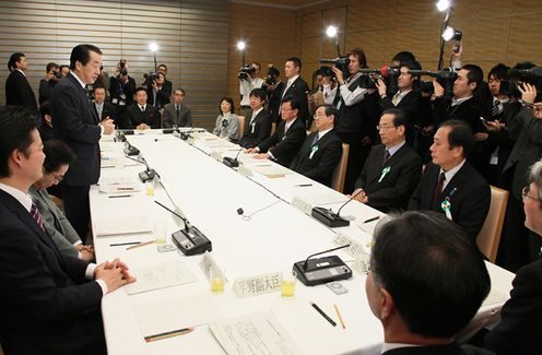 Photograph of the Prime Minister delivering an address at the meeting of the Local Sovereignty Strategy Council 2