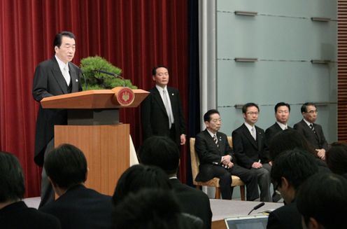 Photograph of the Prime Minister holding the New Year's press conference 3