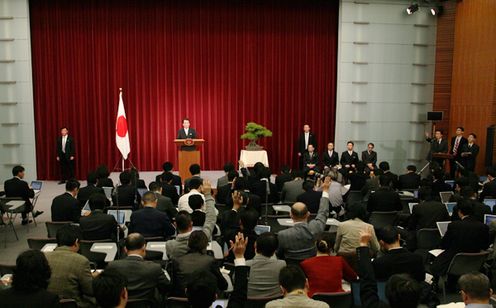Photograph of the Prime Minister holding the New Year's press conference 5