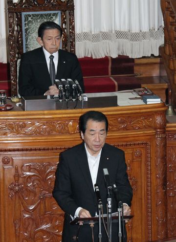 Photograph of the Prime Minister answering questions at the plenary session of the House of Councillors 3