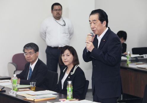 Photograph of the Prime Minister delivering an address at the meeting of the Investigation Committee on the Accident at the Fukushima Nuclear Power Stations of Tokyo Electric Power Company 1