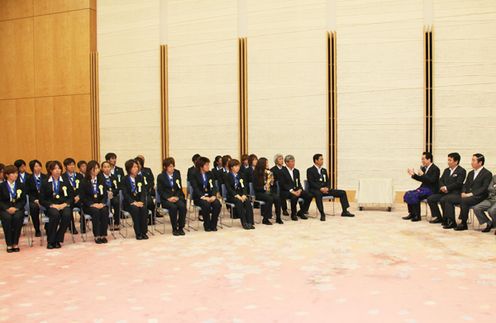 Photograph of the Prime Minister receiving a courtesy call from the Japan National Team for the FIFA Women's World Cup Germany 2011 3