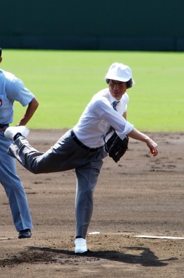 Prime Minister Attends the Opening Ceremony of All-Japan High School Baseball Championship Tournament 