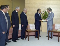 Prime Minister Meets with Representatives of the Six Regional Organizations  