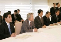 Photograph of the Prime Minister addressing the Meeting of the Government and Ruling Parties on Measures to Cope with Cold Waves and Measures Against Damage from Snow
