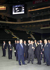 Prime Minister Mori observes the Saitama Super Arena, Saitama