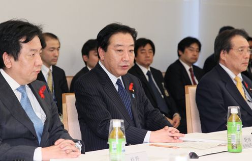 Photograph of the Prime Minister delivering an address at the meeting of the Investigation Committee on TEPCO's Management and Finances 1