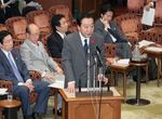 Photograph of the Prime Minister answering questions at the meeting of the House of Councillors Special Committee on Reconstruction from the Great East Japan Earthquake 1