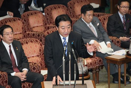 Photograph of the Prime Minister answering questions at the meeting of the Budget Committee of the House of Councillors 2