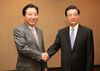 Photograph of Prime Minister Noda shaking hands with President Hu Jintao at the Japan-China Summit Meeting