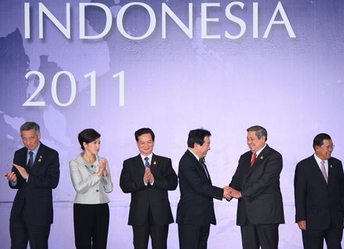 Group photograph before the Japan-ASEAN Summit Meeting
