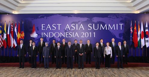 Group photograph before the East Asia Summit (EAS) Meeting