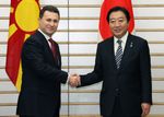 Photograph of Prime Minister Noda shaking hands with Prime Minister of the Former Yugoslav Republic of Macedonia Nikola Gruevski