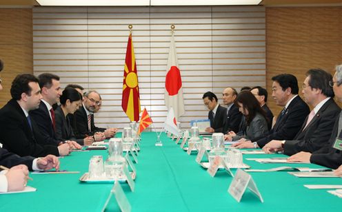 Photograph of Prime Minister Noda meeting with Prime Minister of the Former Yugoslav Republic of Macedonia Nikola Gruevski