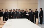 Photograph of the Prime Minister receiving a letter of request from municipalities affected by Typhoon Talas in Wakayama Prefecture, and others
