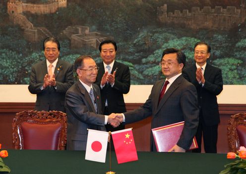 Photograph of Prime Minister Noda attending the signing ceremony
