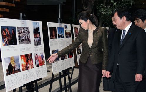 Photograph of the leaders visiting the exhibition of 