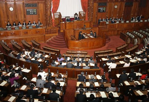 Photograph of the plenary session of the House of Councillors 2