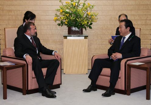 Photograph of the Prime Minister receiving a courtesy call from Minister of Emergencies of Ukraine Viktor Baloga