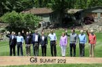 Photograph of the leaders of G8 countries attending a photo session 1