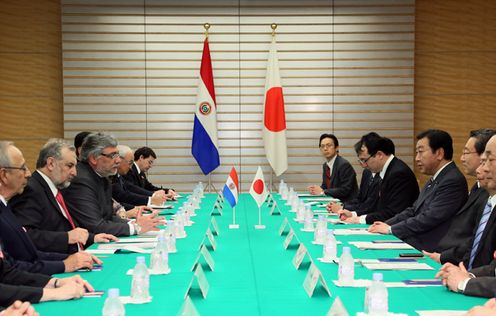 Photograph of the Prime Minister at the Japan-Paraguay Summit Meeting
