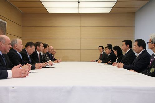 Photograph of Prime Minister Noda receiving a courtesy call from the Chairman of the State Duma, the Russian Federation, Mr. Naryshkin Sergey Evgenievich