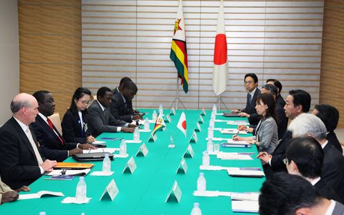 Photograph of the Japan-Zimbabwe Summit Meeting