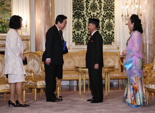 Photograph of Prime Minister Noda paying a courtesy call on Their Majesties The Yang di-Pertuan Agong and The Raja Permaisuri Agong of Malaysia 1