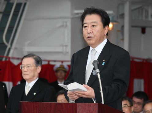 Photograph of the Prime Minister delivering an address at the 2012 fleet review of the Maritime Self-Defense Force 2