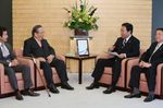 Photograph of the Prime Minister receiving a courtesy call from the President of Ashinaga, Mr. Yoshiomi Tamai 1