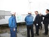 Photograph of the Prime Minister observing the solar power plant 2
