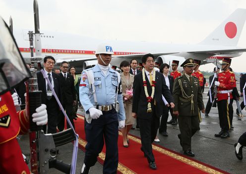 Photograph of the Prime Minister arriving at Halim Perdanakusuma International Airport in Jakarta