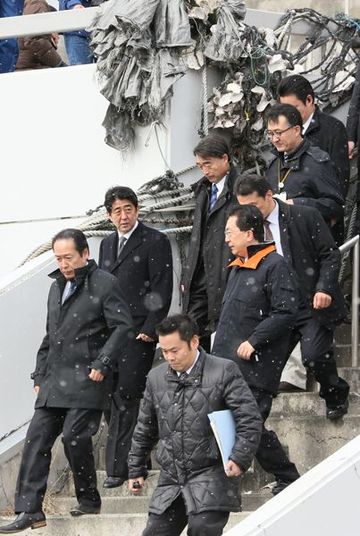 Photograph of the Prime Minister observing Takata District 3