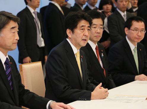 Photograph of the Prime Minister delivering an address after receiving a request for accelerating reconstruction from the Great East Japan Earthquake
