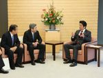 Photograph of the Prime Minister receiving a courtesy call from the Japan-Mongolia Parliamentarian Friendship League 1