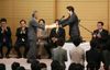 Photograph of the Prime Minister presenting the Prime Minister's Commendation at the Ceremony of Awarding the MIDORI Prize