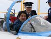 Photograph of the Prime Minister taking a test ride in Blue Impulse at the Air Self-Defense Force Matsushima Air Base